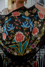 Cargar imagen en el visor de la galería, Mantón Valle negro Káhyra

