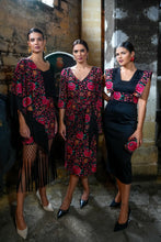 Cargar imagen en el visor de la galería, Mantón Feria negro Káhyra
