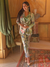 Cargar imagen en el visor de la galería, Chaqueta Aurora Tropical Kahyra
