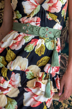 Cargar imagen en el visor de la galería, Cinturón Nudo Joya Verde Kahyra
