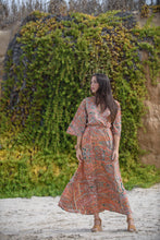 Cargar imagen en el visor de la galería, Vestido Cruzado Japo Cashmere Corales

