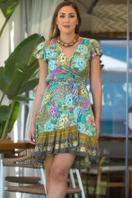 Cargar imagen en el visor de la galería, Vestido Cadiz Japo Verde Sunset And Moon
