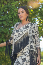 Cargar imagen en el visor de la galería, Chaqueta Bulería Mantón Beige Kahyra
