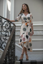 Cargar imagen en el visor de la galería, Vestido Elegant Lunares Volante Kahyra
