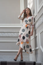 Cargar imagen en el visor de la galería, Vestido Elegant Lunares Volante Kahyra
